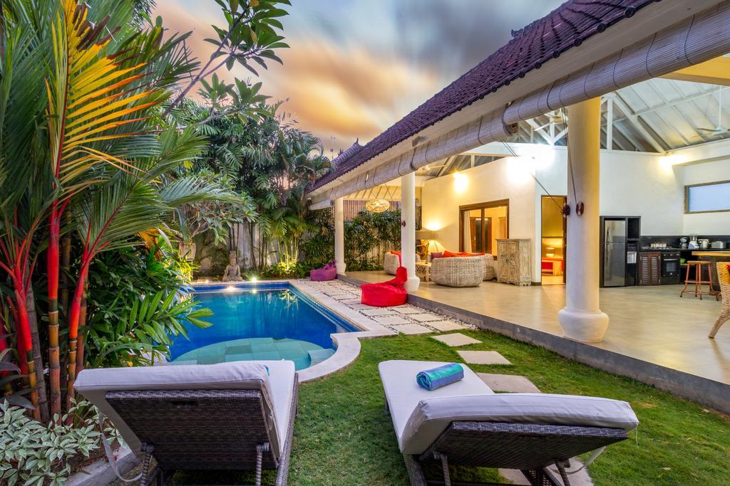 Villa Camelia Seminyak Zewnętrze zdjęcie